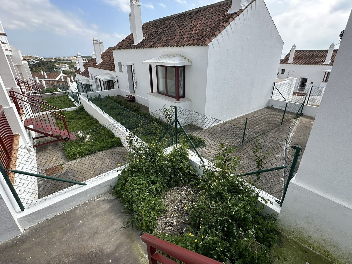 2 Bed Townhouse for sale in Doña Julia Costa Del Sol, Málaga, Spain