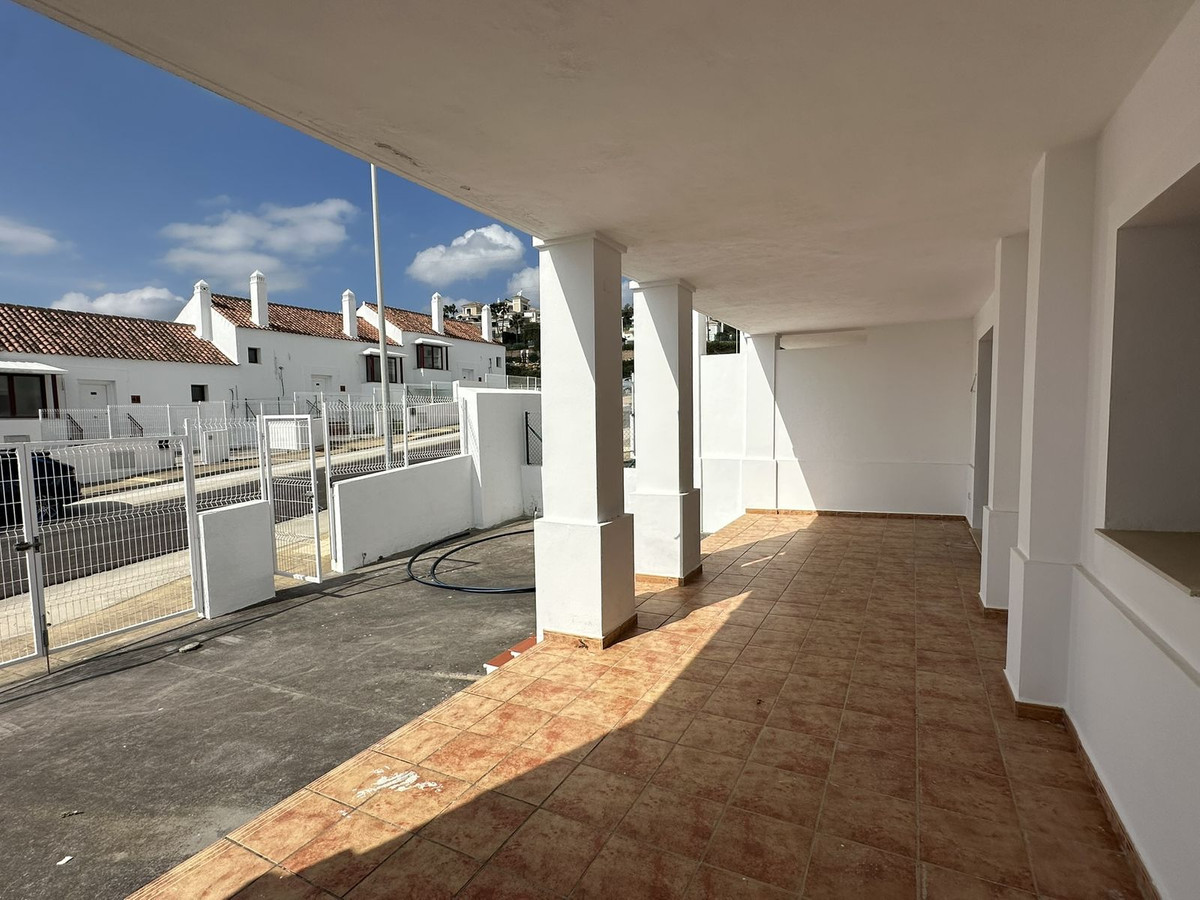 2 Bed Townhouse for sale in Doña Julia Costa Del Sol, Málaga, Spain