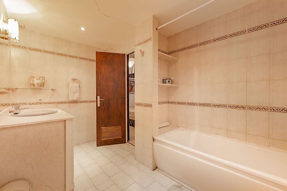 4 Bed Townhouse for sale in Manilva Costa Del Sol, Málaga, Spain