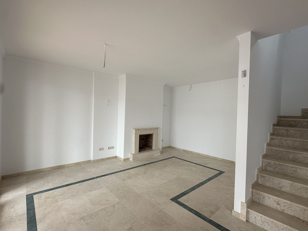 2 Bed Townhouse for sale in Doña Julia Costa Del Sol, Málaga, Spain