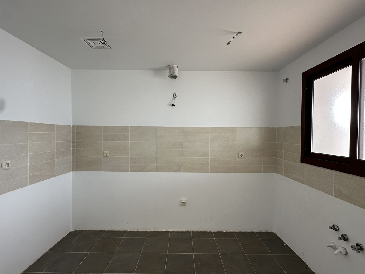 2 Bed Townhouse for sale in Doña Julia Costa Del Sol, Málaga, Spain