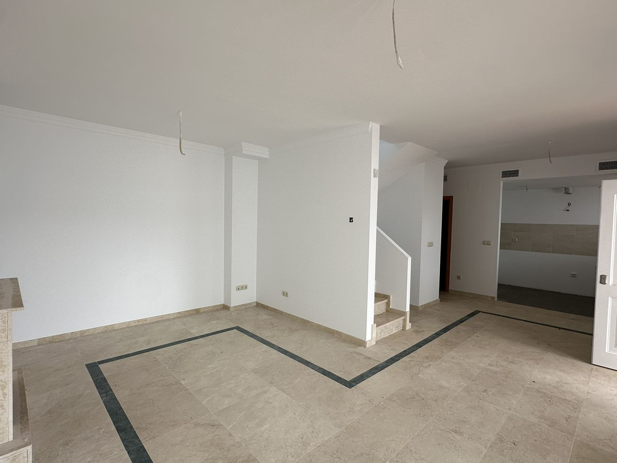 2 Bed Townhouse for sale in Doña Julia Costa Del Sol, Málaga, Spain