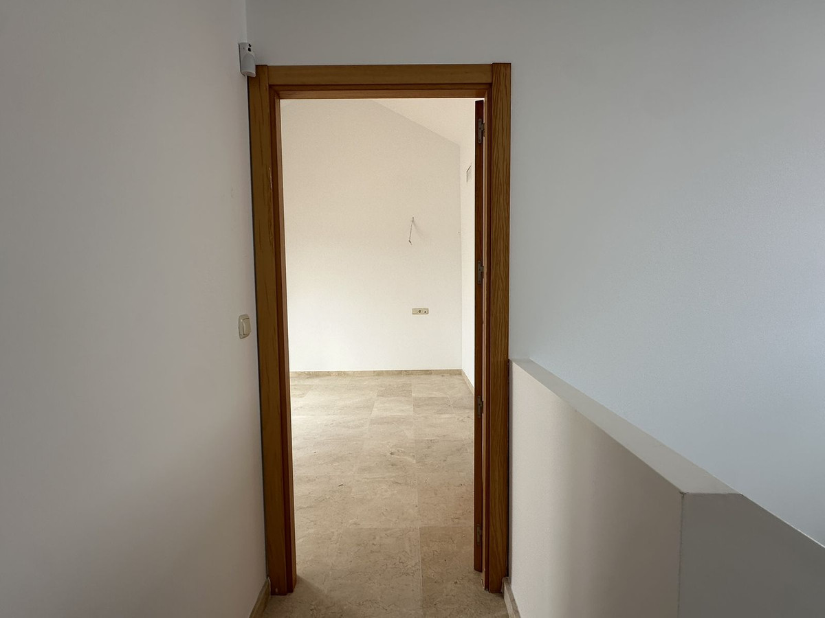 2 Bed Townhouse for sale in Doña Julia Costa Del Sol, Málaga, Spain