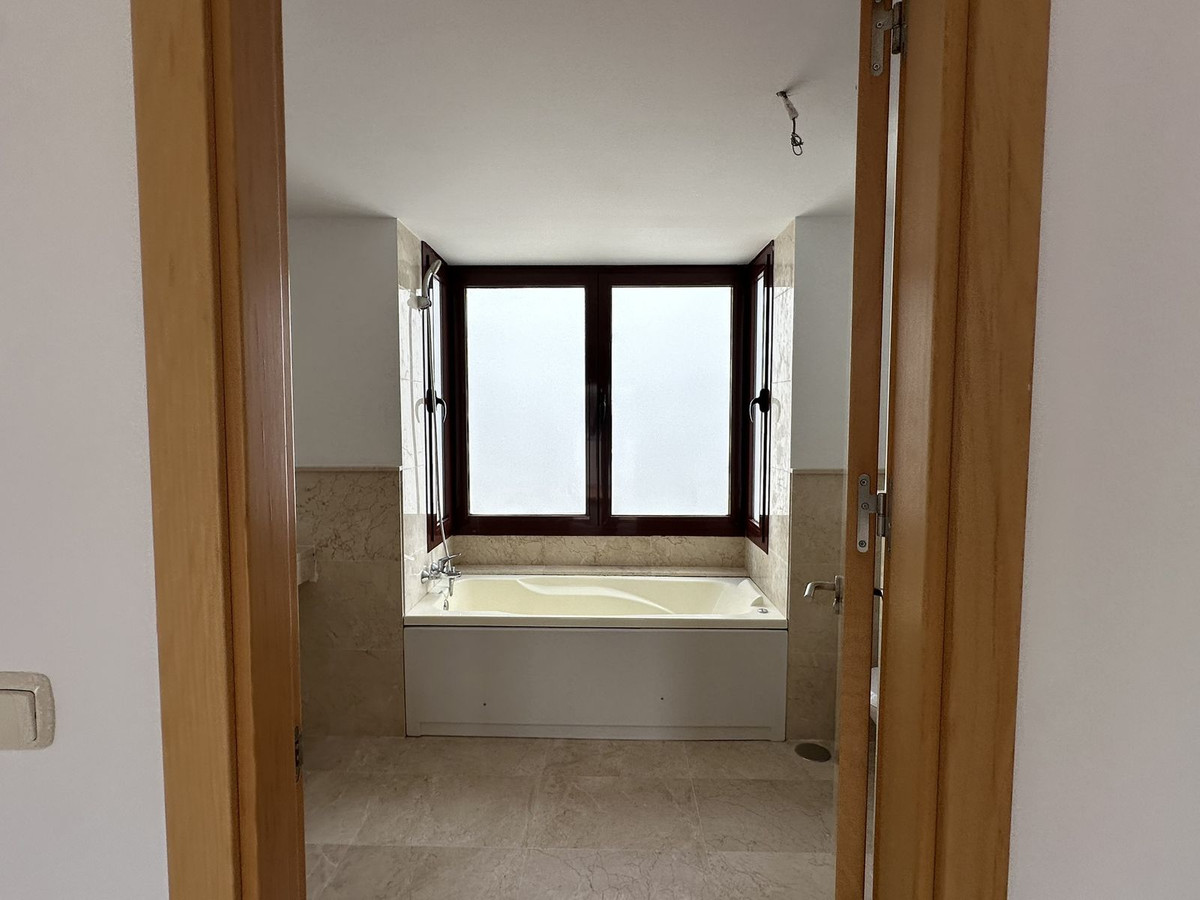 2 Bed Townhouse for sale in Doña Julia Costa Del Sol, Málaga, Spain