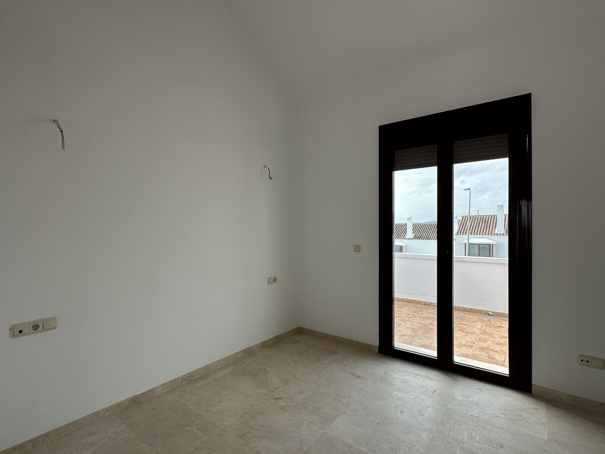 2 Bed Townhouse for sale in Doña Julia Costa Del Sol, Málaga, Spain