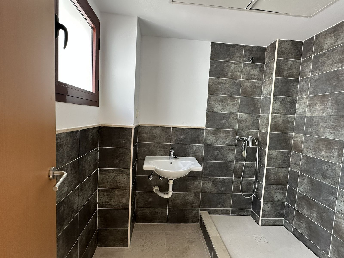 2 Bed Townhouse for sale in Doña Julia Costa Del Sol, Málaga, Spain