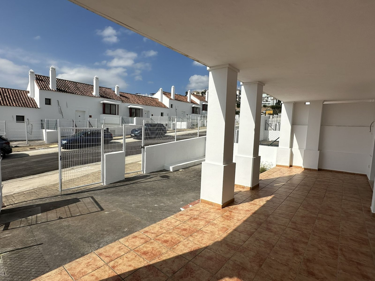 2 Bed Townhouse for sale in Doña Julia Costa Del Sol, Málaga, Spain