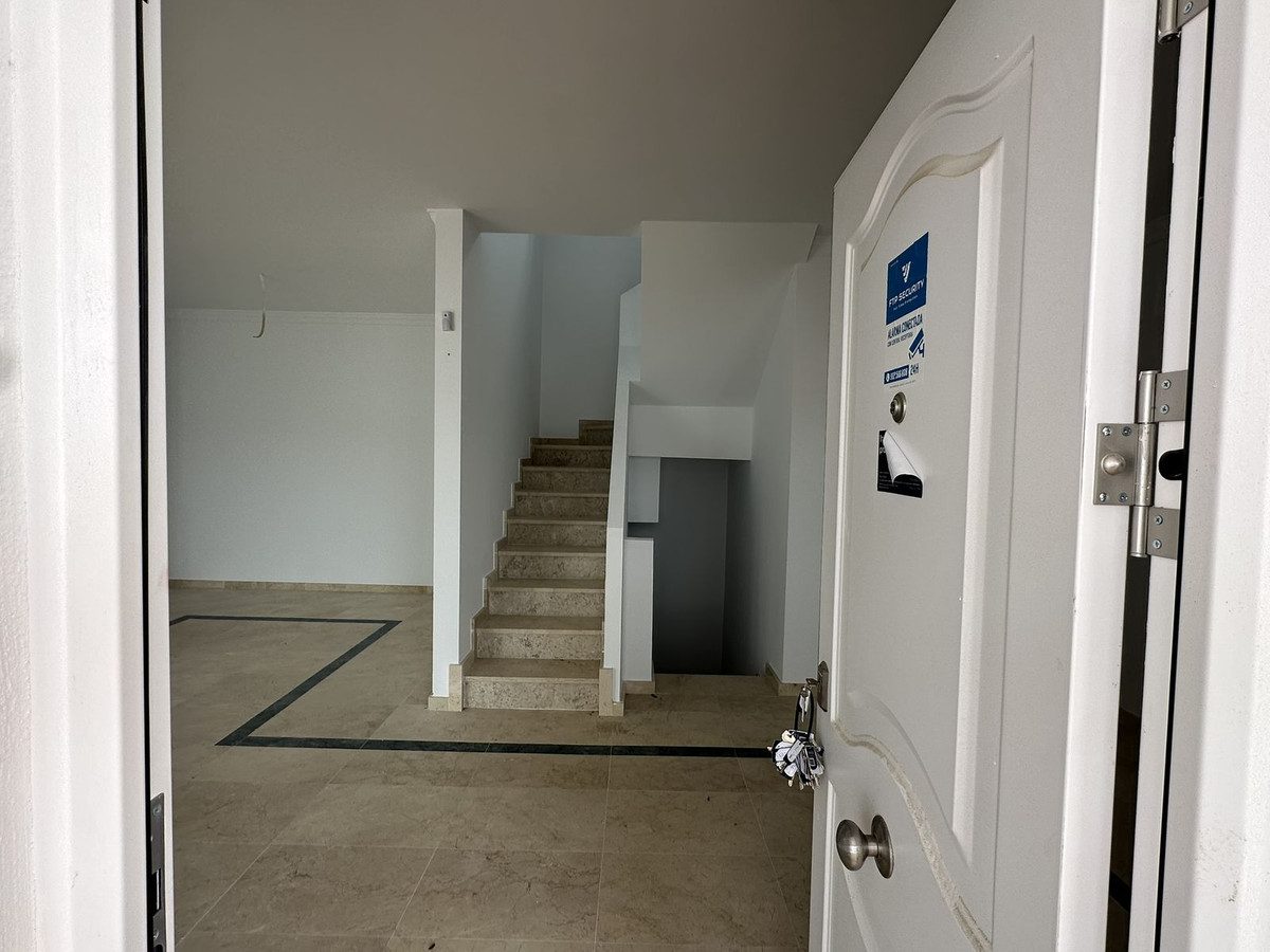 2 Bed Townhouse for sale in Doña Julia Costa Del Sol, Málaga, Spain