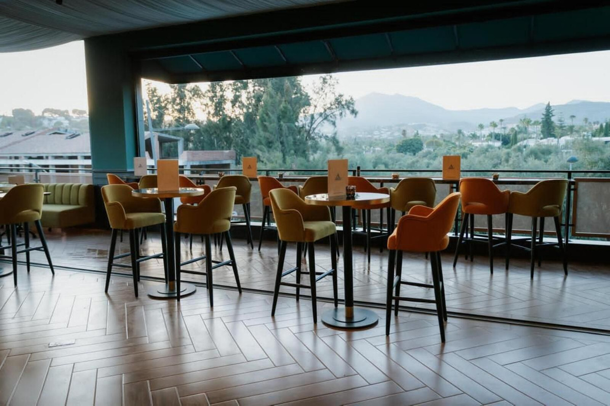 Commercial unit for sale in Nueva Andalucía Costa Del Sol, Málaga, Spain