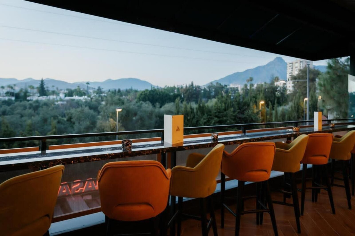 Commercial unit for sale in Nueva Andalucía Costa Del Sol, Málaga, Spain