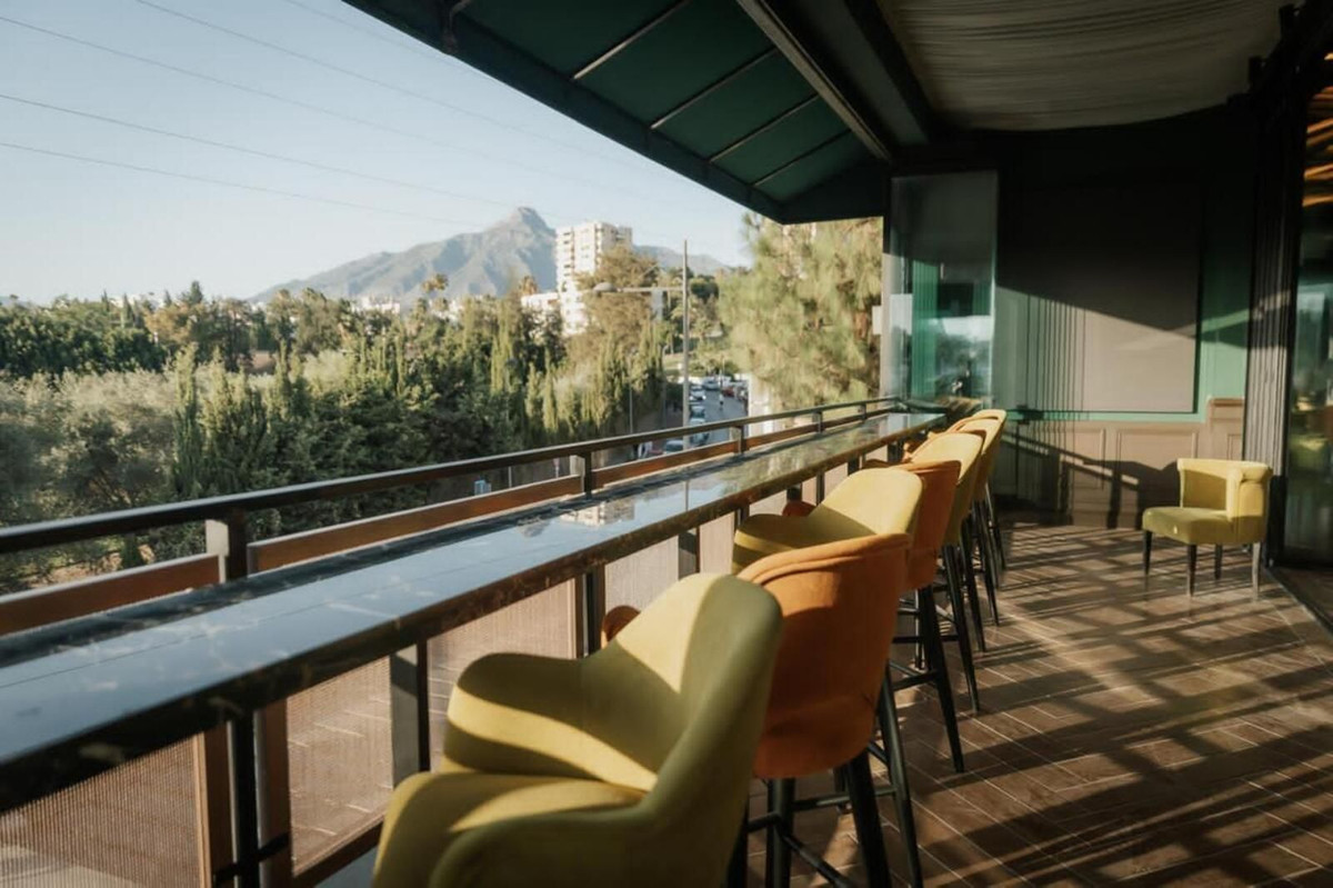 Commercial unit for sale in Nueva Andalucía Costa Del Sol, Málaga, Spain