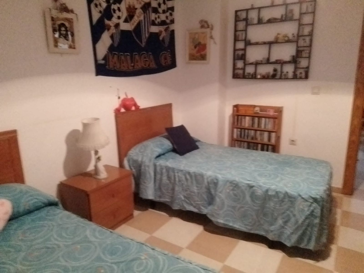 4 Bed Apartment for sale in Estepona Costa Del Sol, Málaga, Spain