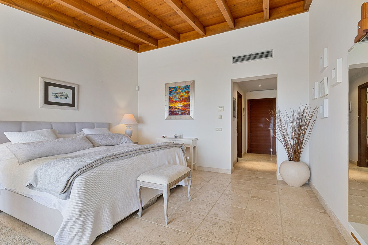 5 Bed Townhouse for sale in La Quinta Costa Del Sol, Málaga, Spain