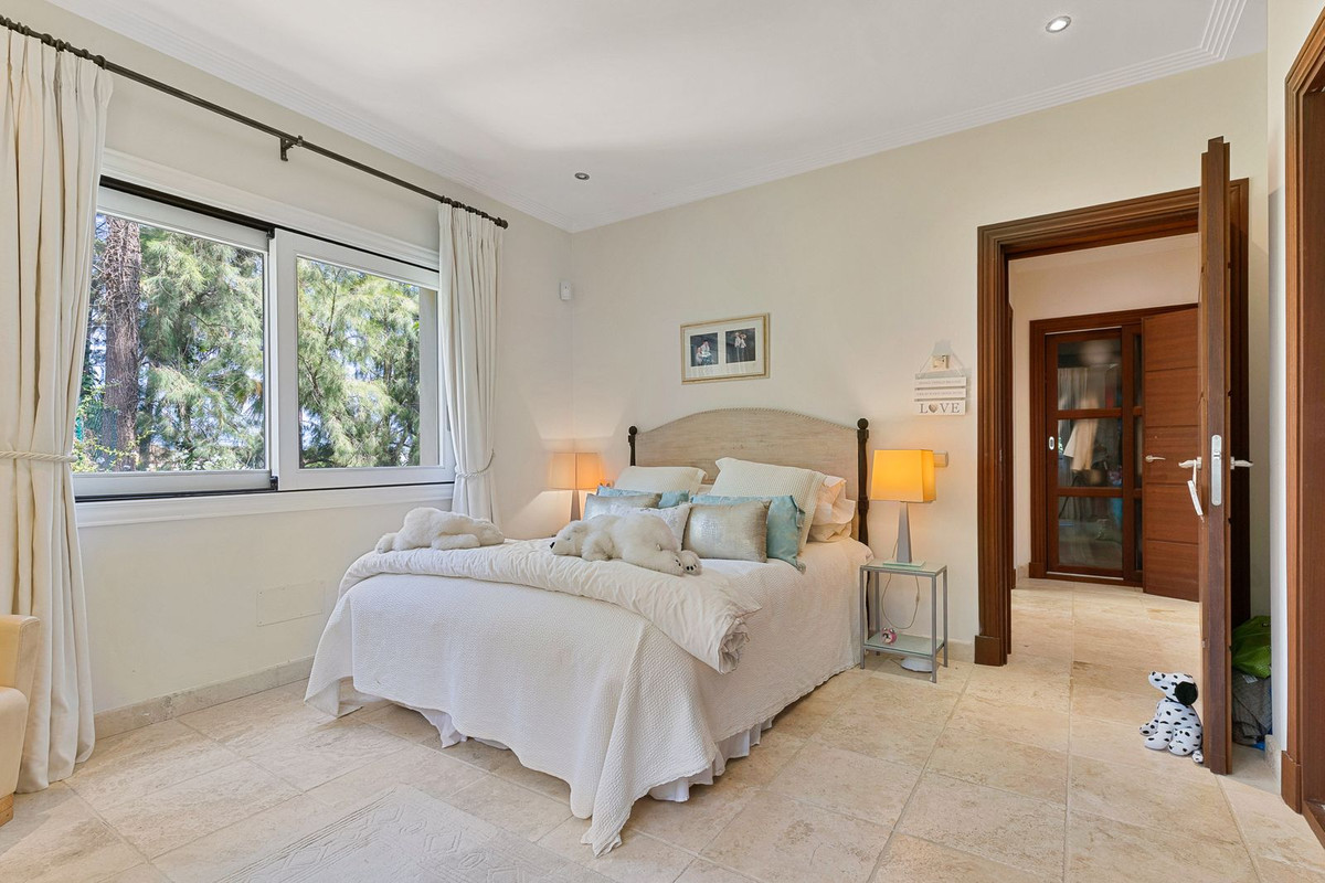 5 Bed Townhouse for sale in La Quinta Costa Del Sol, Málaga, Spain