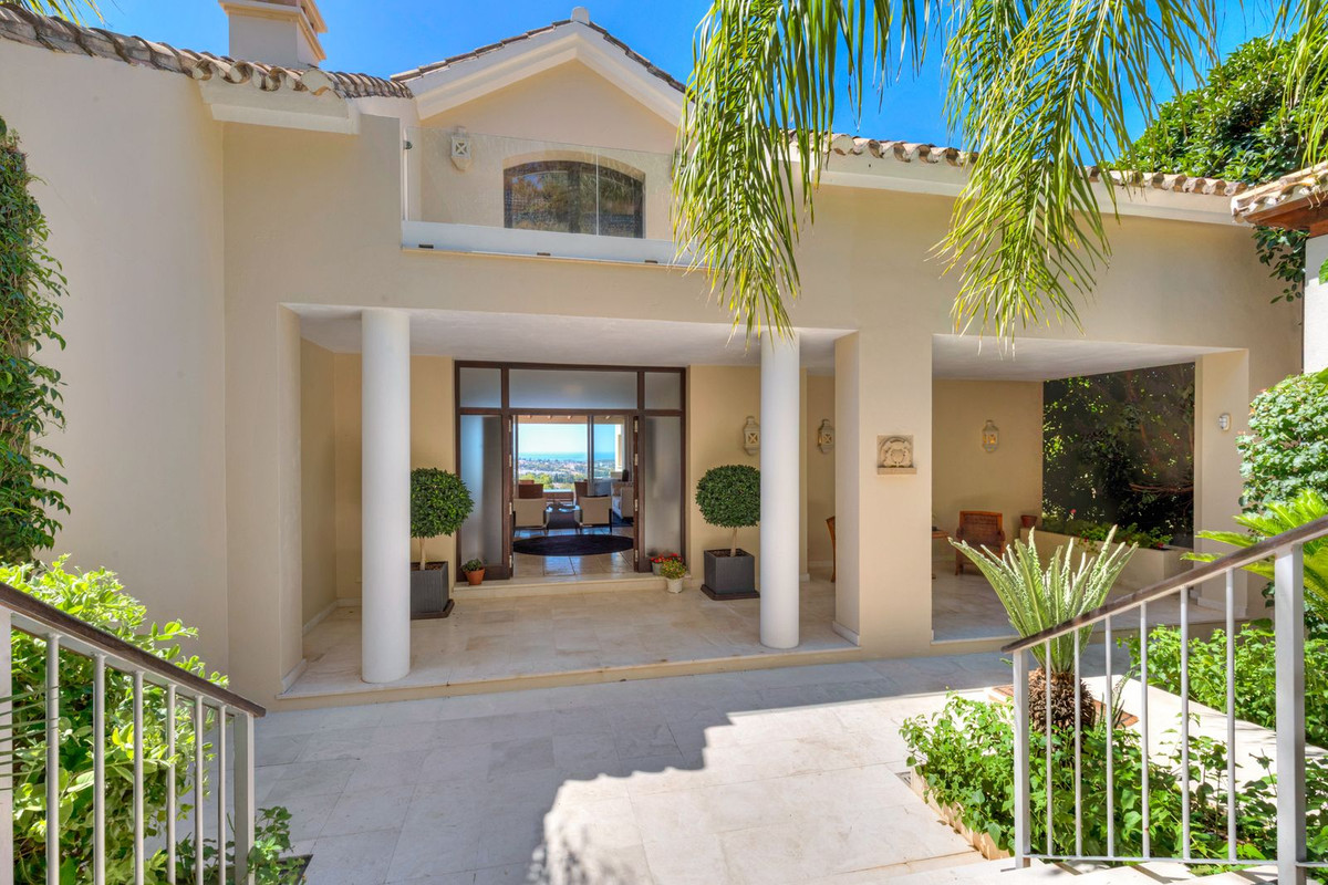 5 Bed Townhouse for sale in La Quinta Costa Del Sol, Málaga, Spain