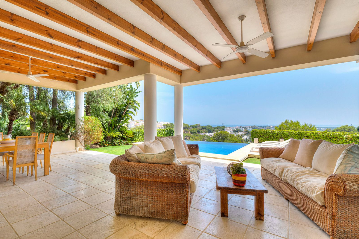 5 Bed Townhouse for sale in La Quinta Costa Del Sol, Málaga, Spain