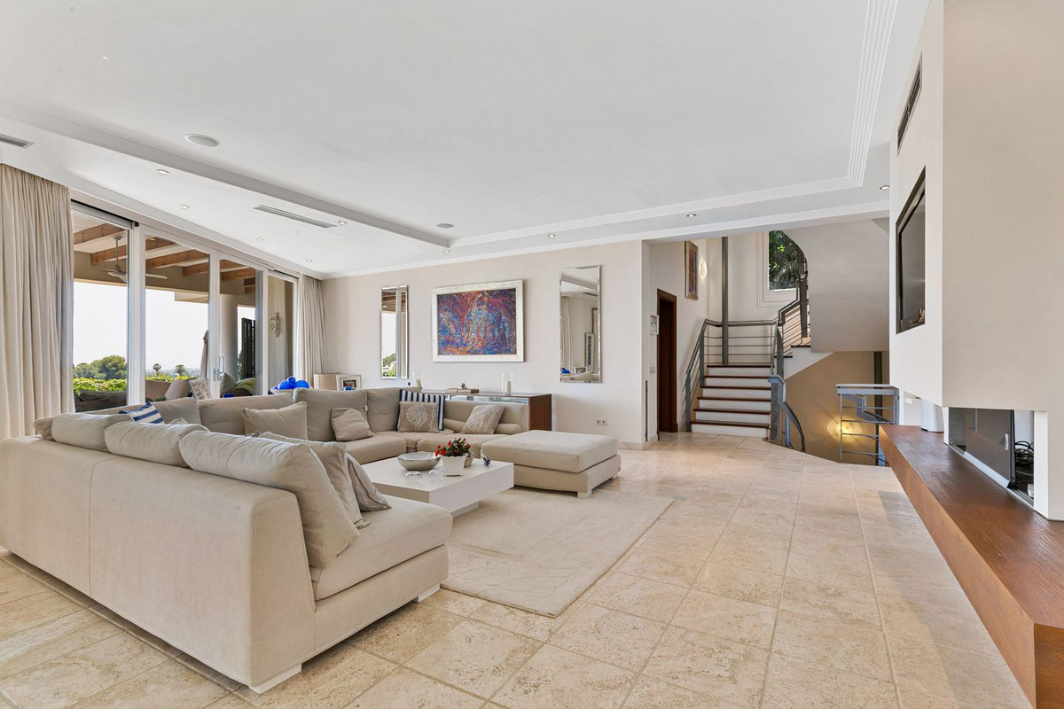 5 Bed Townhouse for sale in La Quinta Costa Del Sol, Málaga, Spain