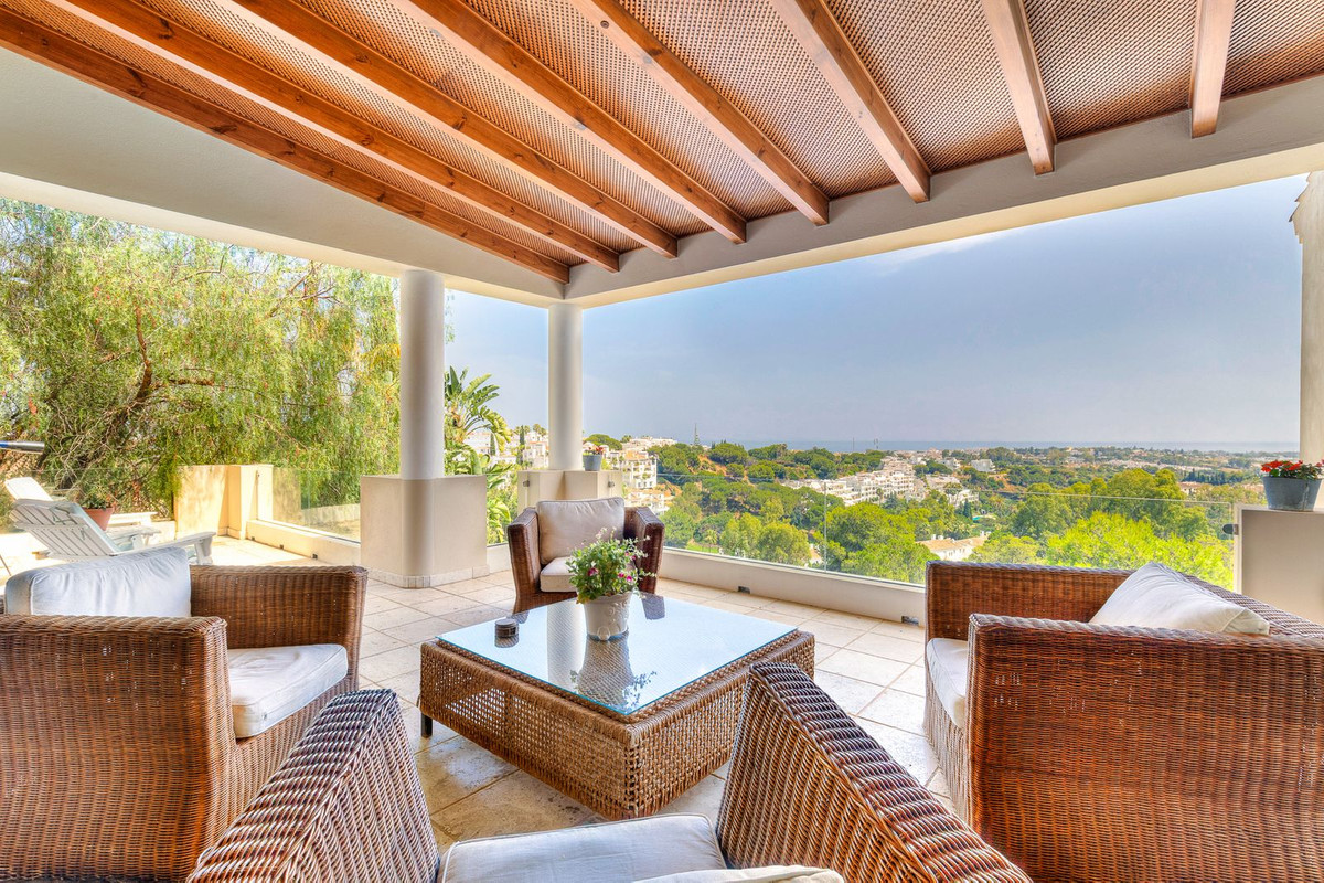 5 Bed Townhouse for sale in La Quinta Costa Del Sol, Málaga, Spain