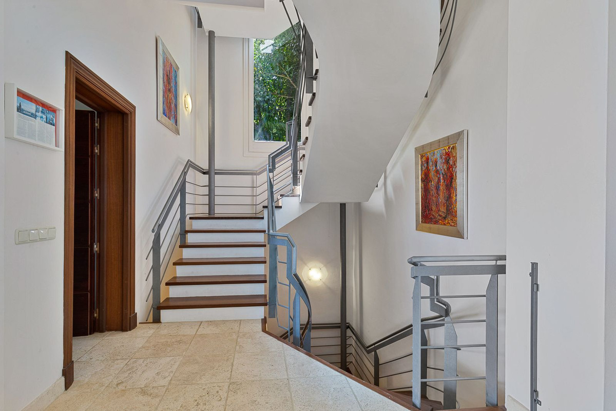 5 Bed Townhouse for sale in La Quinta Costa Del Sol, Málaga, Spain