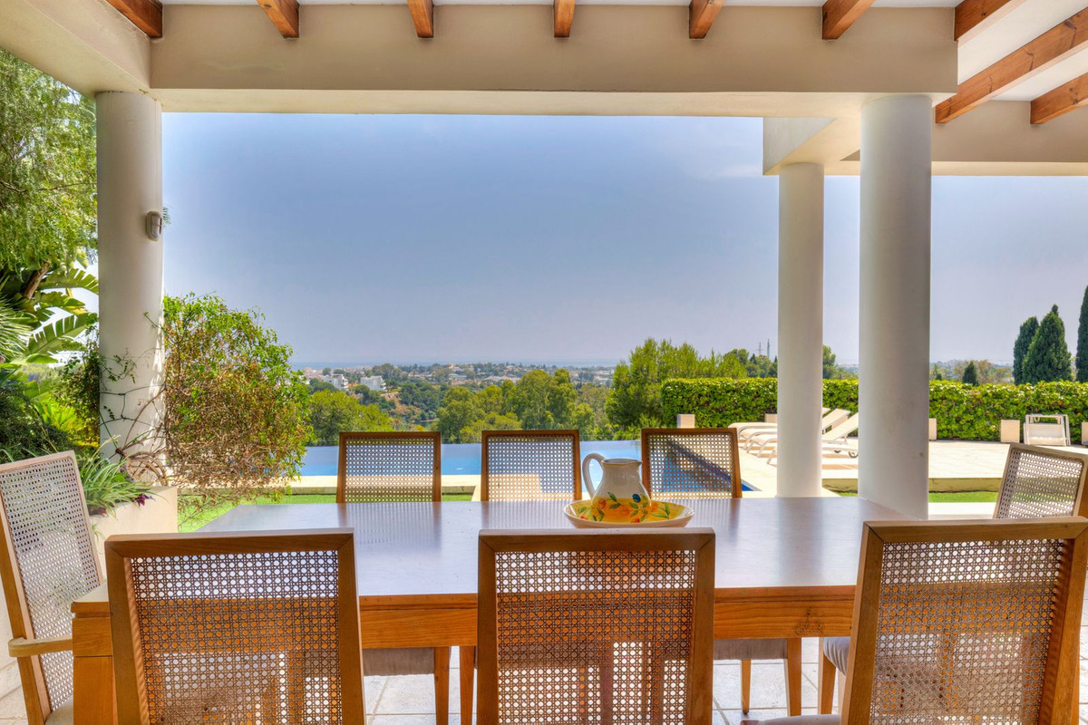 5 Bed Townhouse for sale in La Quinta Costa Del Sol, Málaga, Spain