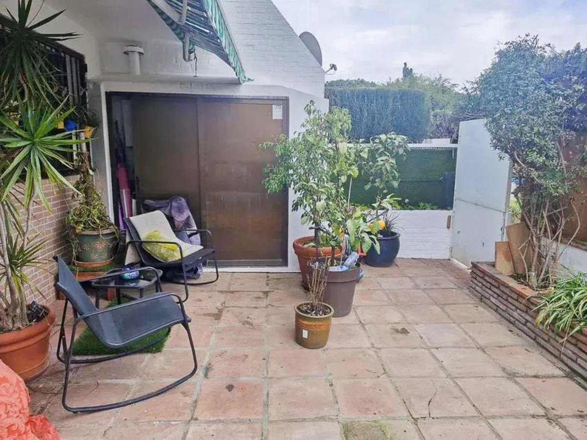 4 Bed Apartment for sale in Nagüeles Costa Del Sol, Málaga, Spain