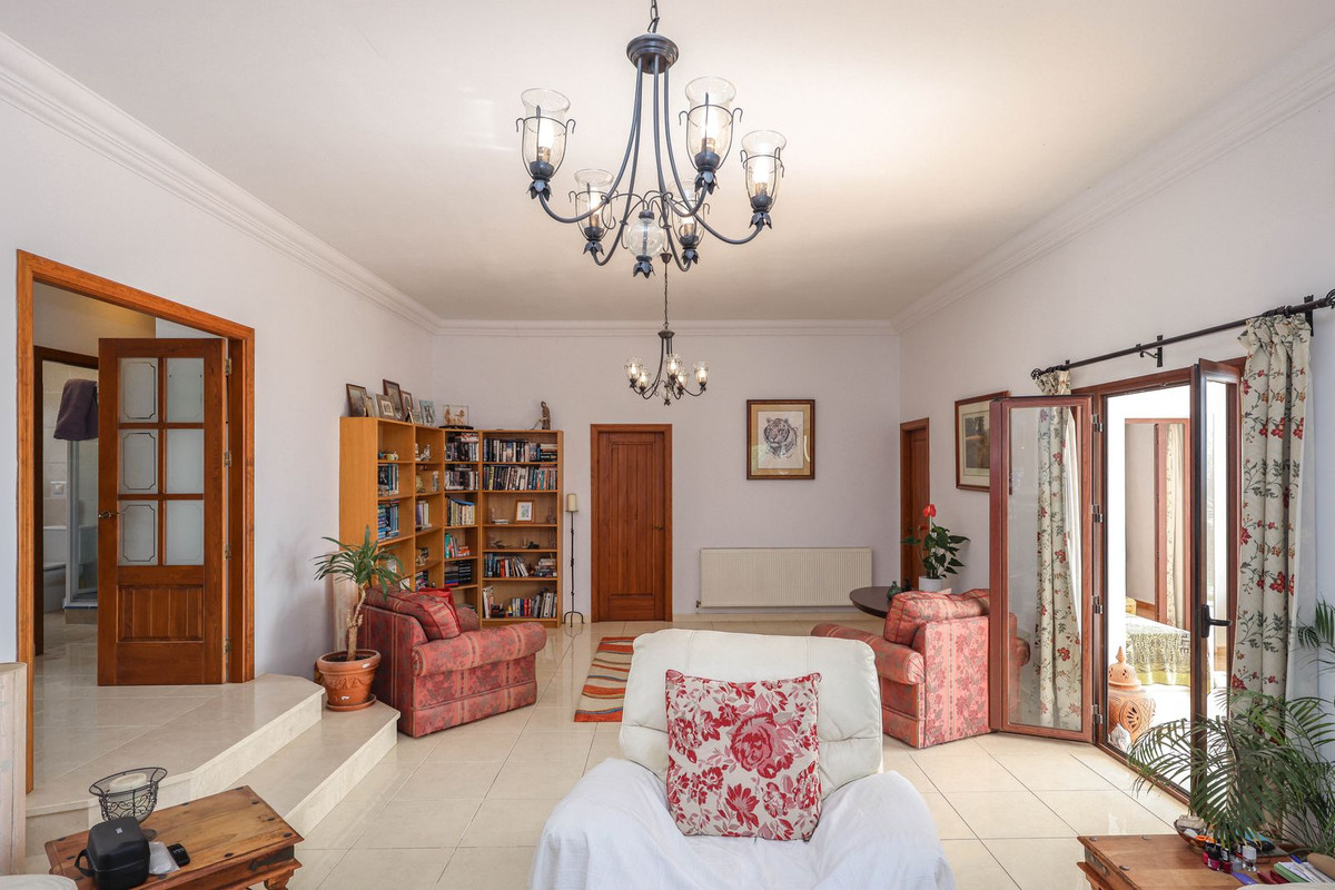 3 Bed Townhouse for sale in Casarabonela Costa Del Sol, Málaga, Spain
