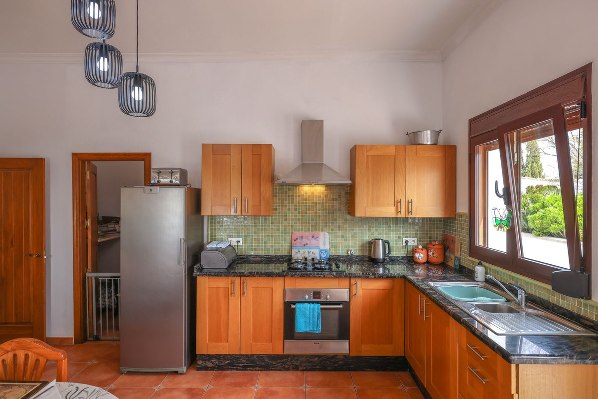 3 Bed Townhouse for sale in Casarabonela Costa Del Sol, Málaga, Spain