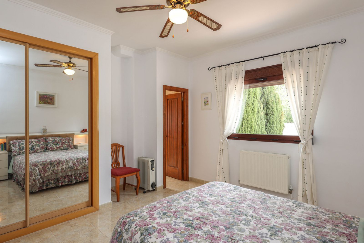 3 Bed Townhouse for sale in Casarabonela Costa Del Sol, Málaga, Spain