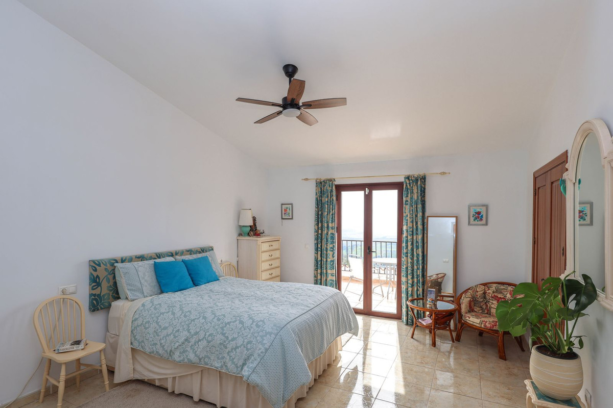 3 Bed Townhouse for sale in Casarabonela Costa Del Sol, Málaga, Spain