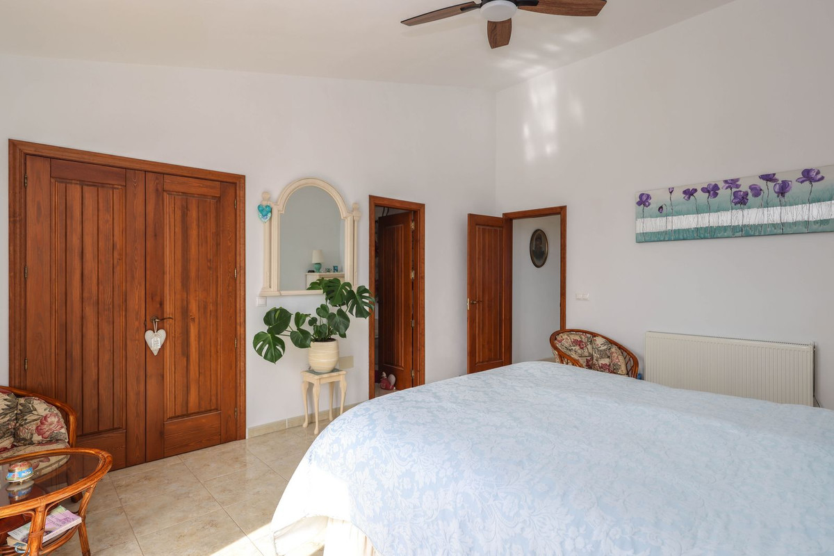 3 Bed Townhouse for sale in Casarabonela Costa Del Sol, Málaga, Spain