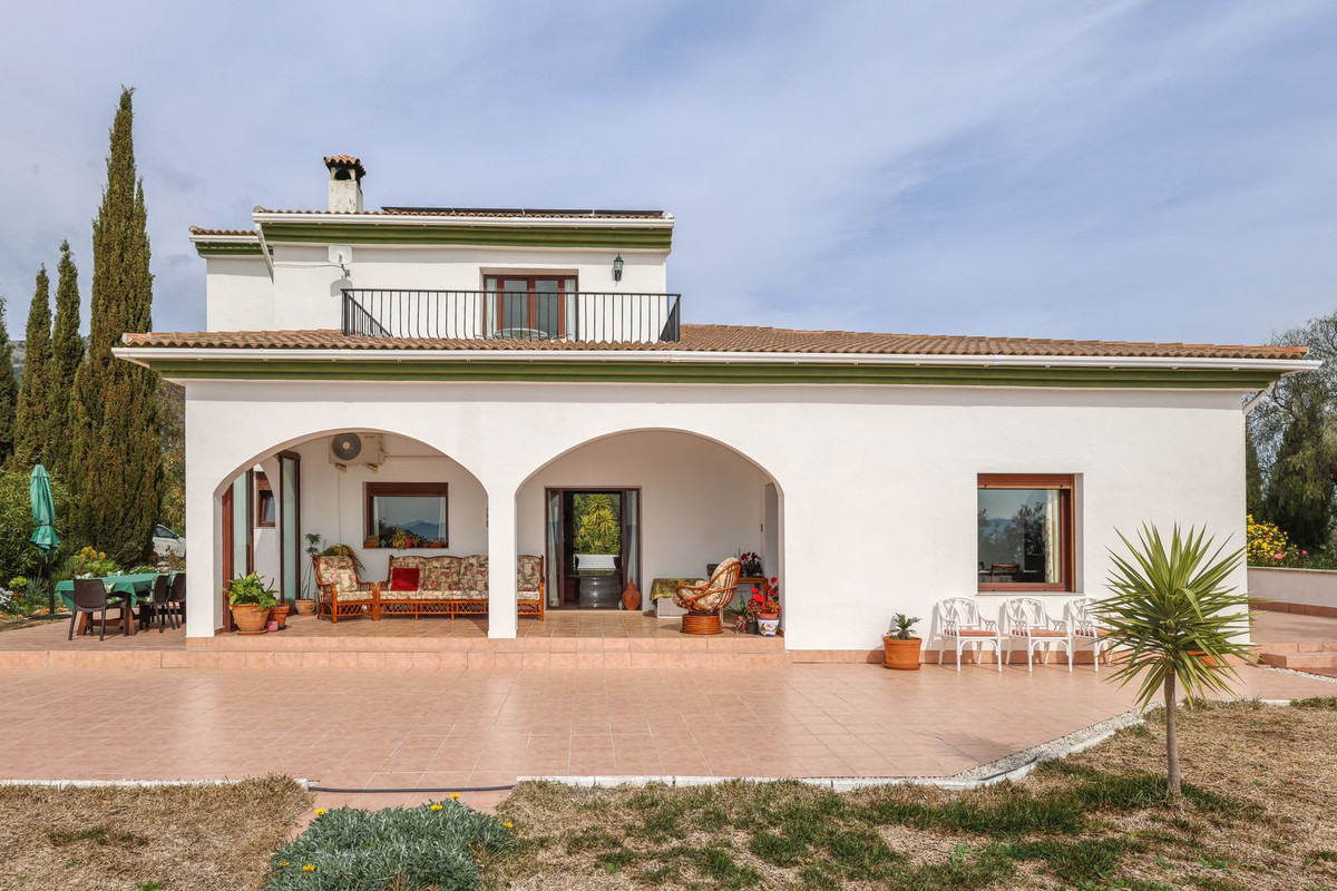 3 Bed Townhouse for sale in Casarabonela Costa Del Sol, Málaga, Spain