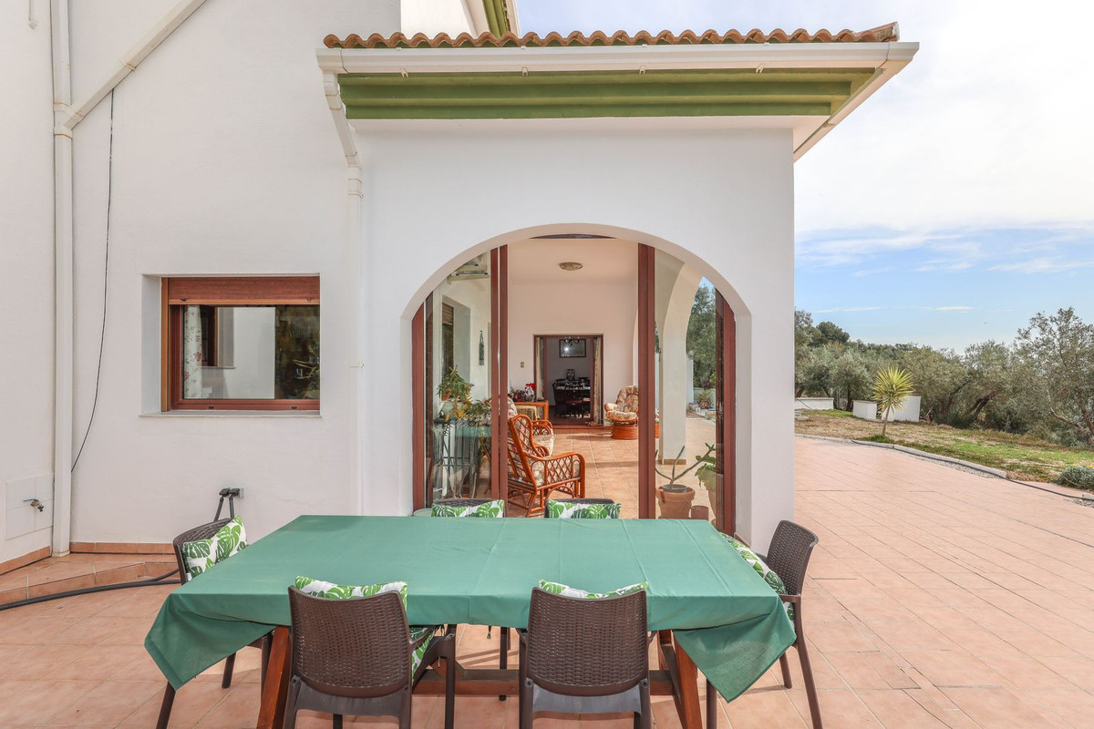 3 Bed Townhouse for sale in Casarabonela Costa Del Sol, Málaga, Spain