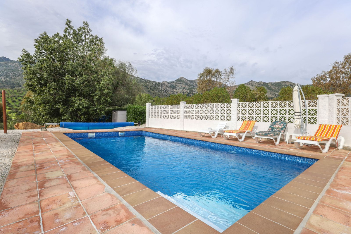 3 Bed Townhouse for sale in Casarabonela Costa Del Sol, Málaga, Spain