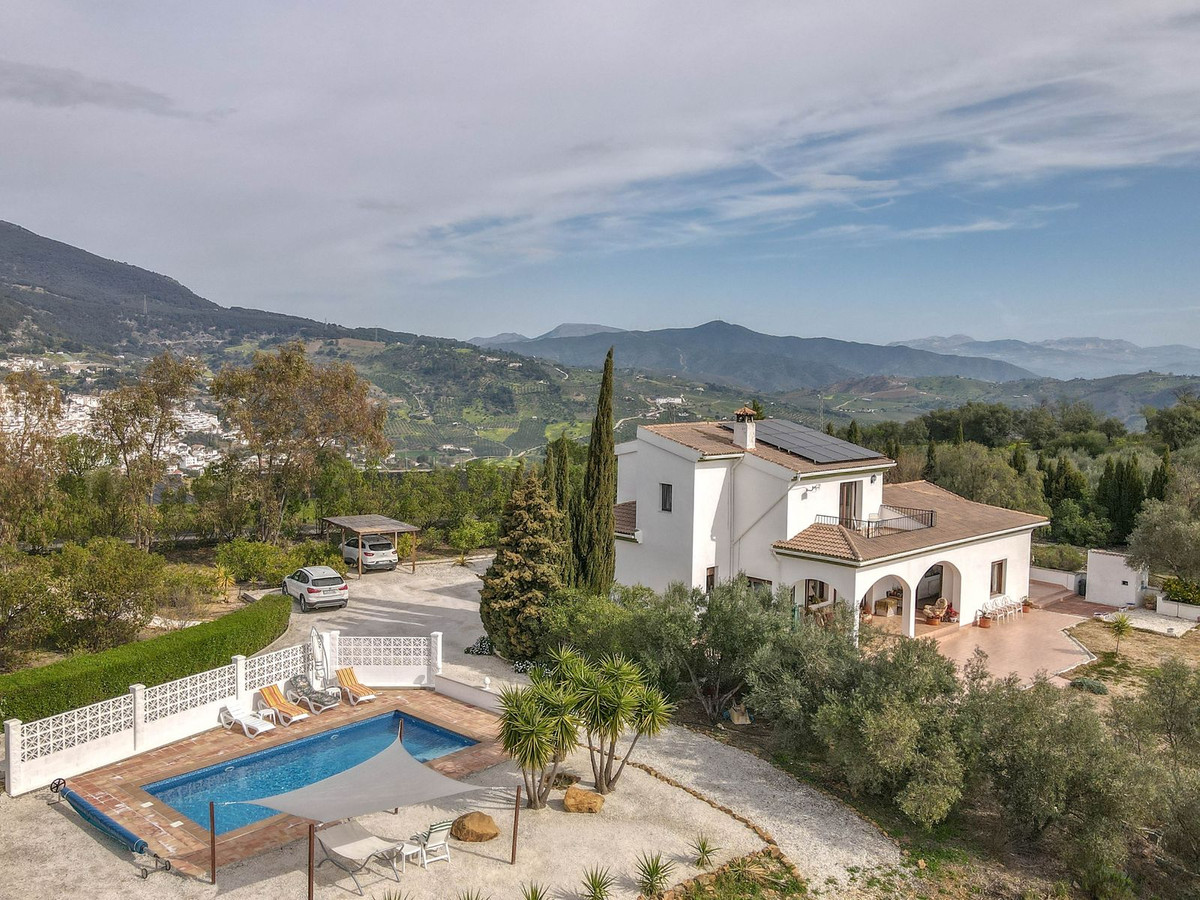 3 Bed Townhouse for sale in Casarabonela Costa Del Sol, Málaga, Spain