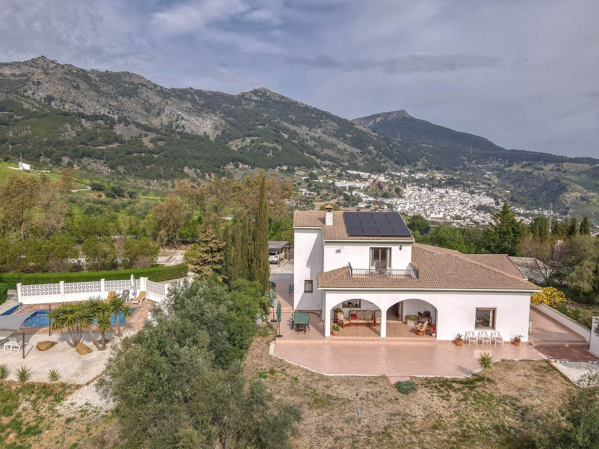 3 Bed Townhouse for sale in Casarabonela Costa Del Sol, Málaga, Spain