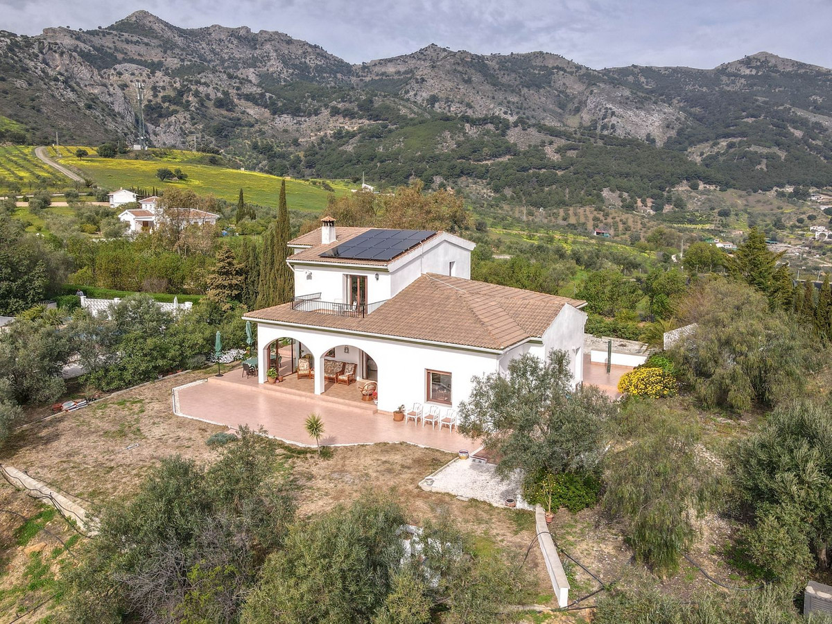 3 Bed Townhouse for sale in Casarabonela Costa Del Sol, Málaga, Spain