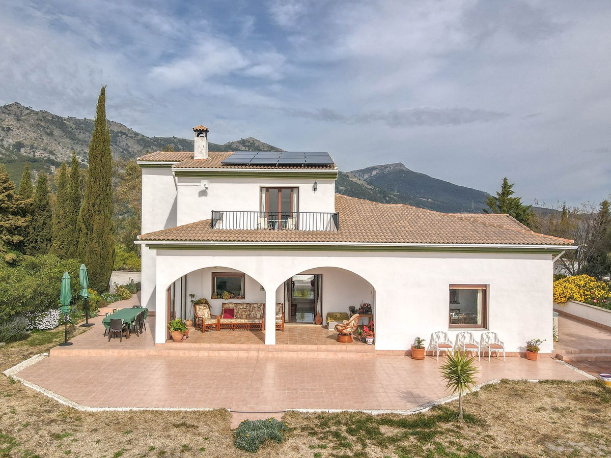 3 Bed Townhouse for sale in Casarabonela Costa Del Sol, Málaga, Spain