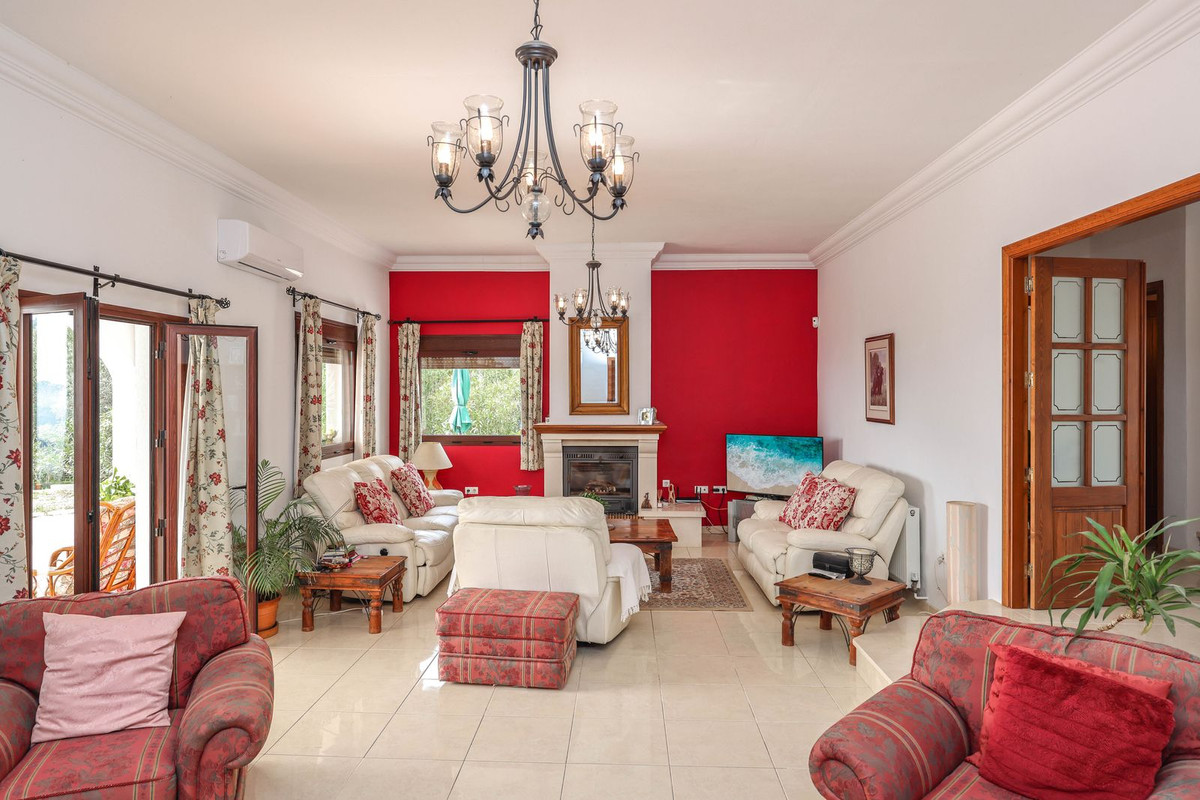 3 Bed Townhouse for sale in Casarabonela Costa Del Sol, Málaga, Spain