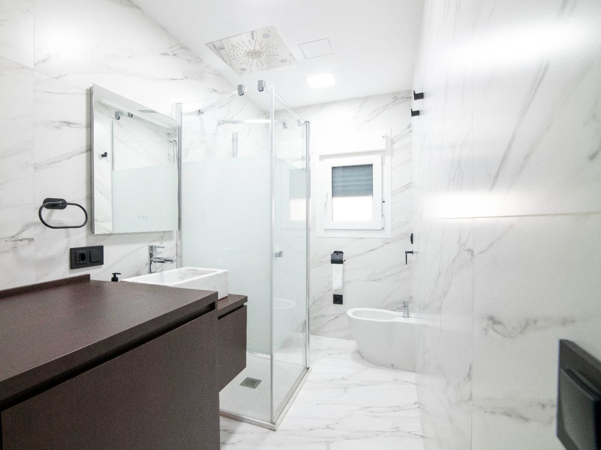 Se vende Apartamento Planta Media de 3 dormitorios en Costa Del Sol, Málaga, España