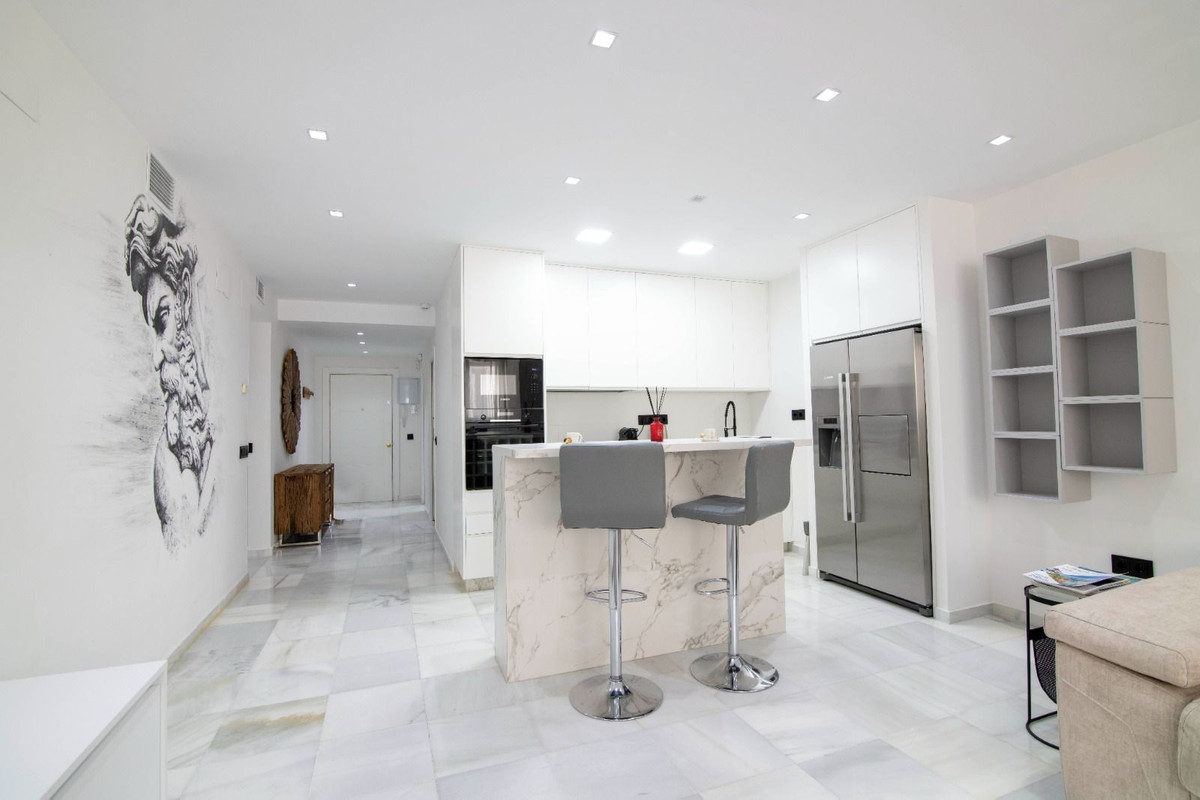 Se vende Apartamento Planta Media de 3 dormitorios en Costa Del Sol, Málaga, España