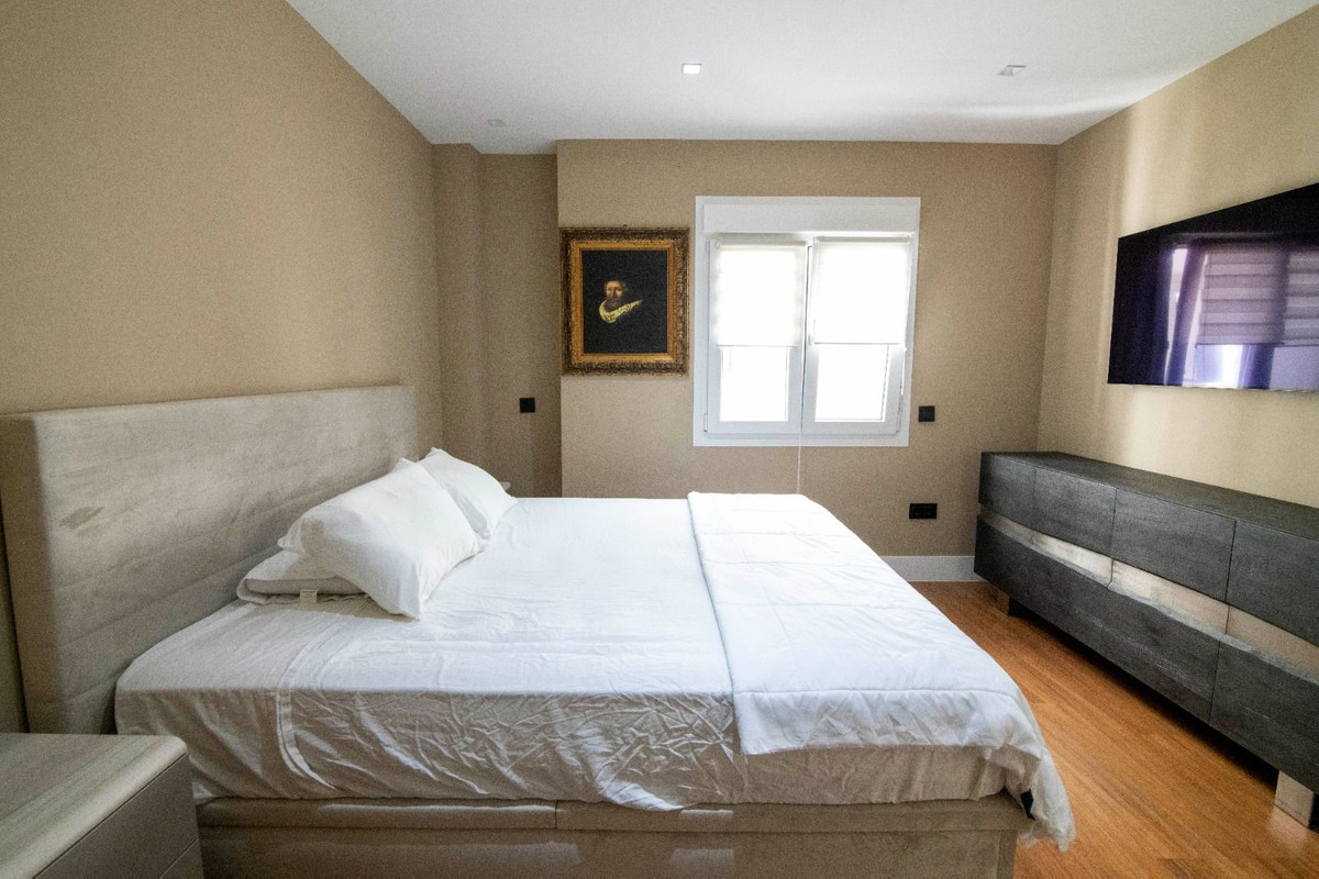 Se vende Apartamento Planta Media de 3 dormitorios en Costa Del Sol, Málaga, España