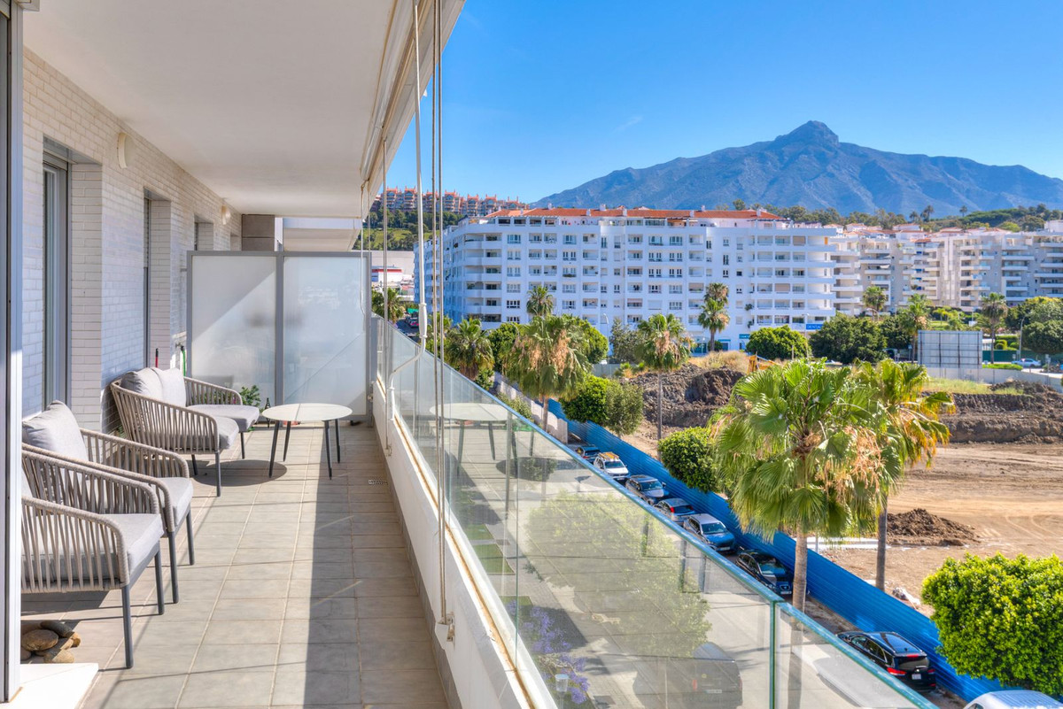 Se vende Apartamento Planta Media de 3 dormitorios en Costa Del Sol, Málaga, España
