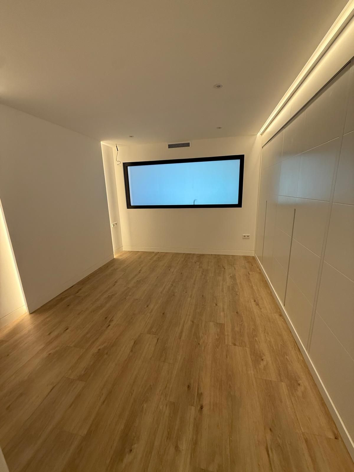 1 Bed Apartment for sale in Nueva Andalucía Costa Del Sol, Málaga, Spain