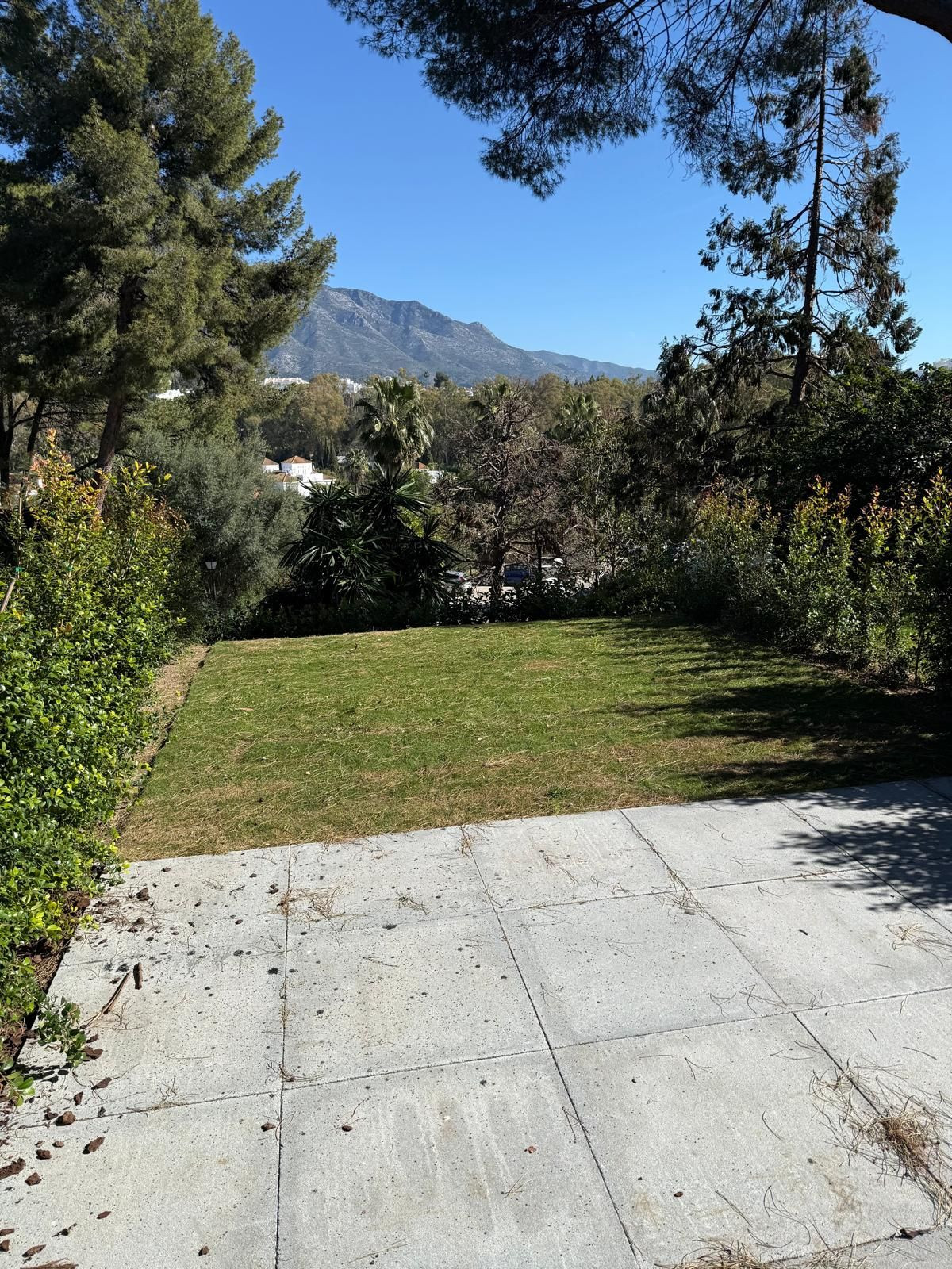 1 Bed Apartment for sale in Nueva Andalucía Costa Del Sol, Málaga, Spain