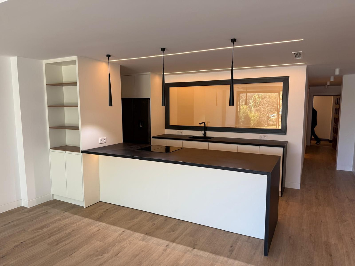 1 Bed Apartment for sale in Nueva Andalucía Costa Del Sol, Málaga, Spain