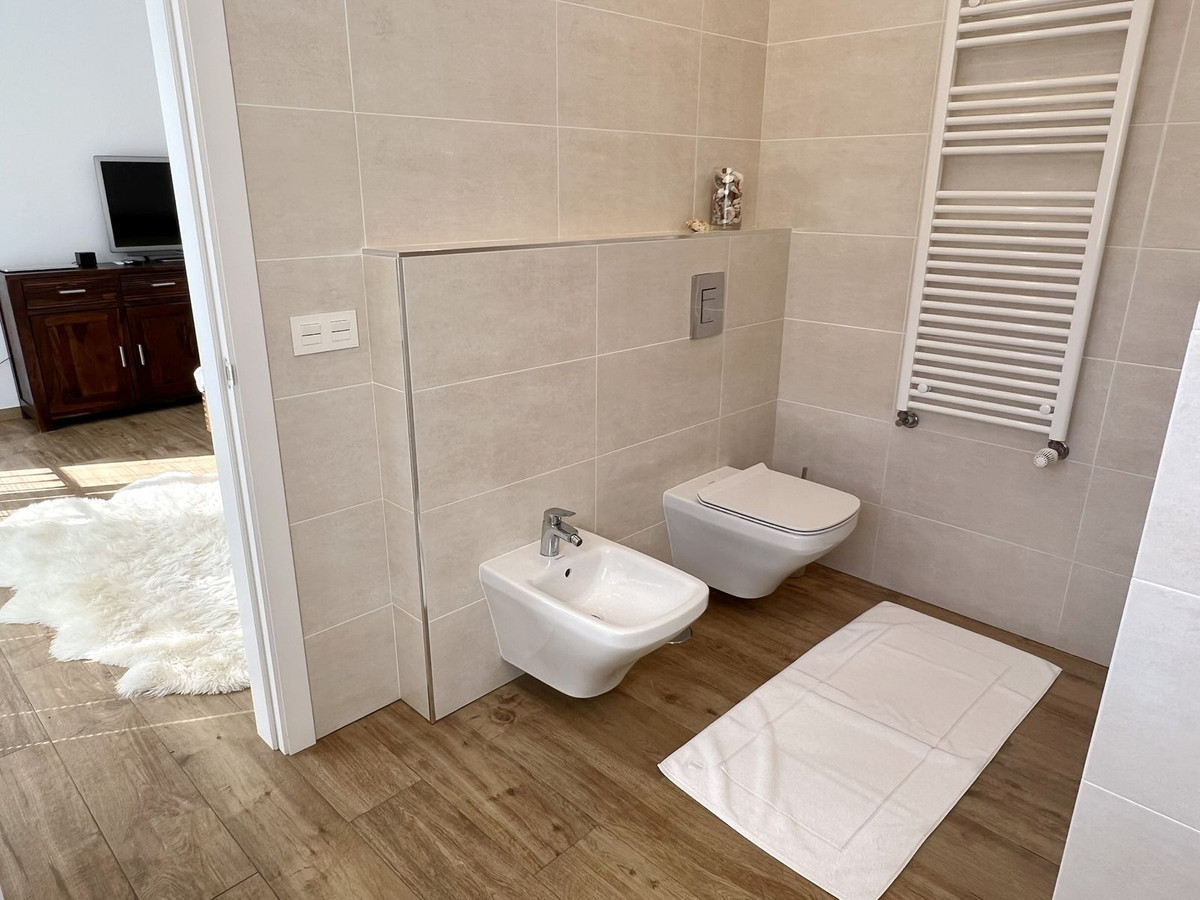 6 Bed Townhouse for sale in Mijas Costa Del Sol, Málaga, Spain