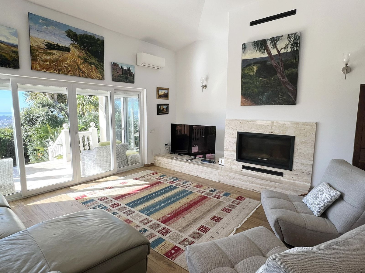 6 Bed Townhouse for sale in Mijas Costa Del Sol, Málaga, Spain