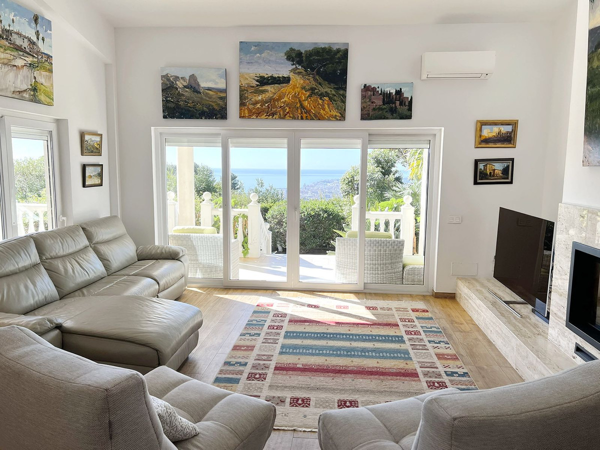 6 Bed Townhouse for sale in Mijas Costa Del Sol, Málaga, Spain