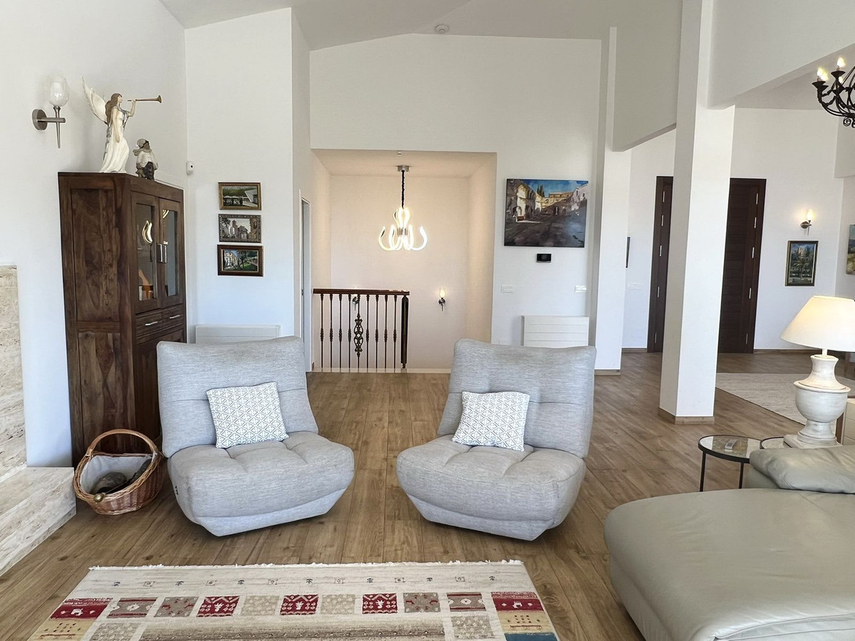 6 Bed Townhouse for sale in Mijas Costa Del Sol, Málaga, Spain