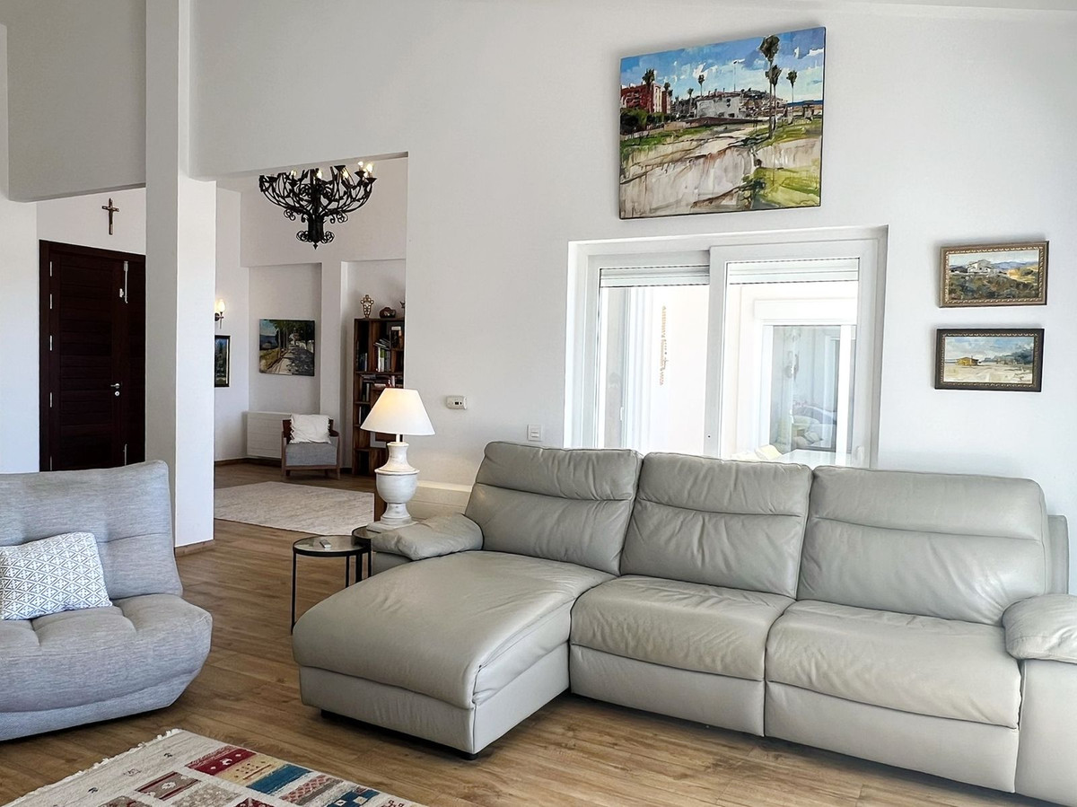 6 Bed Townhouse for sale in Mijas Costa Del Sol, Málaga, Spain